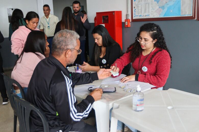 1ª edição do 'Emprega Ferraz' reúne mais de 100 candidatos