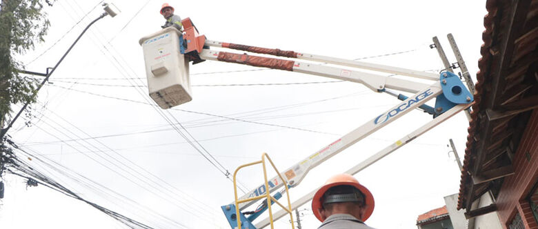 'Ilumina Suzano' faz 5,5 mil atendimentos e instala 4,6 mil lâmpadas de LED