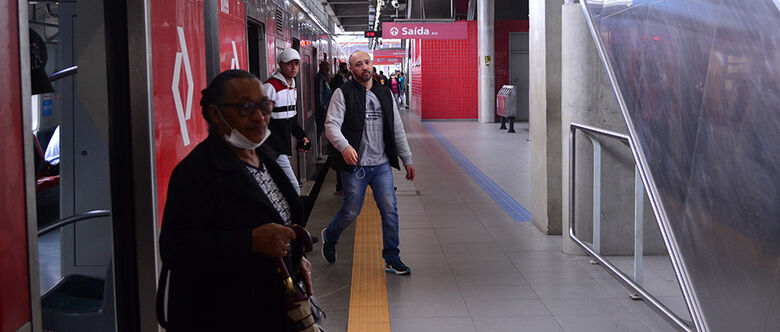 Linhas 11 e 12 atendem o Alto Tietê e têm movimento diário útil de 680.450 passageiros, segundo dados da CPTM