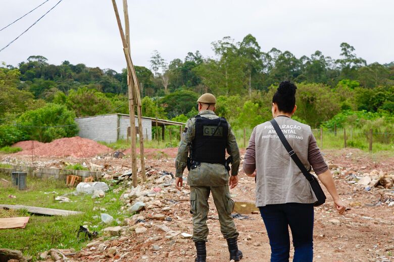 Operação conjunta combate parcelamento irregular e descarte clandestino de resíduos