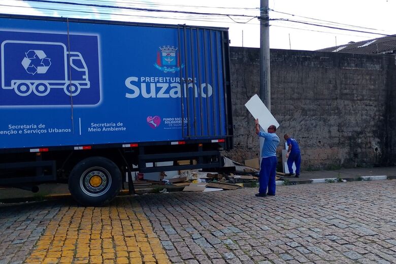 'Cata-Treco' recolhe 200 toneladas com utilização de novos veículos