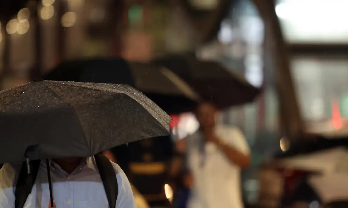 Defesa Civil alerta para tempestades na capital e litoral de São Paulo