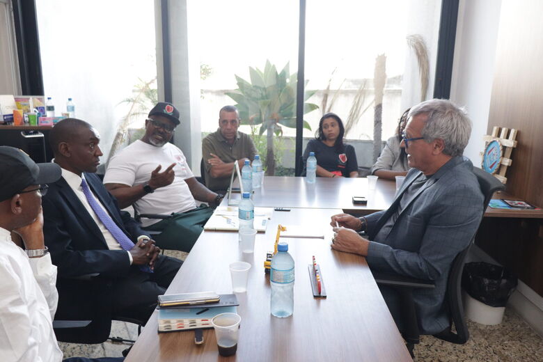 Suzano recebe delegação do Quênia para troca de experiências sobre desenvolvimento econômico