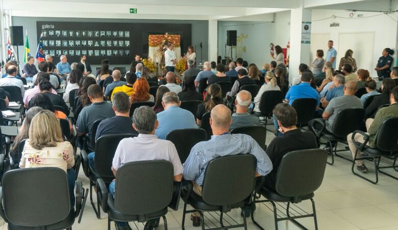 Mara Bertaiolli e Téo Cusatis anunciam renovação do plano de saúde dos servidores sem reajuste