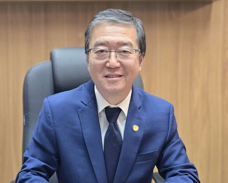 Claudio Miyake é cirurgião-dentista, especialista em Ortodontia (APCD), mestre em Odontologia (USP) e presidente do Conselho Federal de Odontologia (CFO)