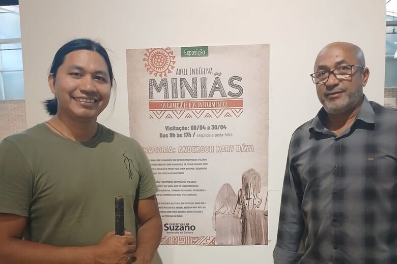 Vereador Josias Mineiro visita exposição indígena Miniãs