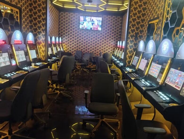 Havia 35 pessoas no local no momento da abordagem