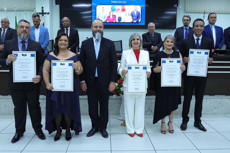 Com promessa de continuidade, OAB Itaquá empossa novos diretores