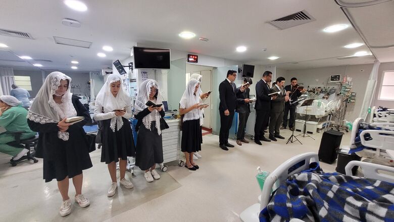 Hospital Santana promove ação de acolhimento com música para pacientes