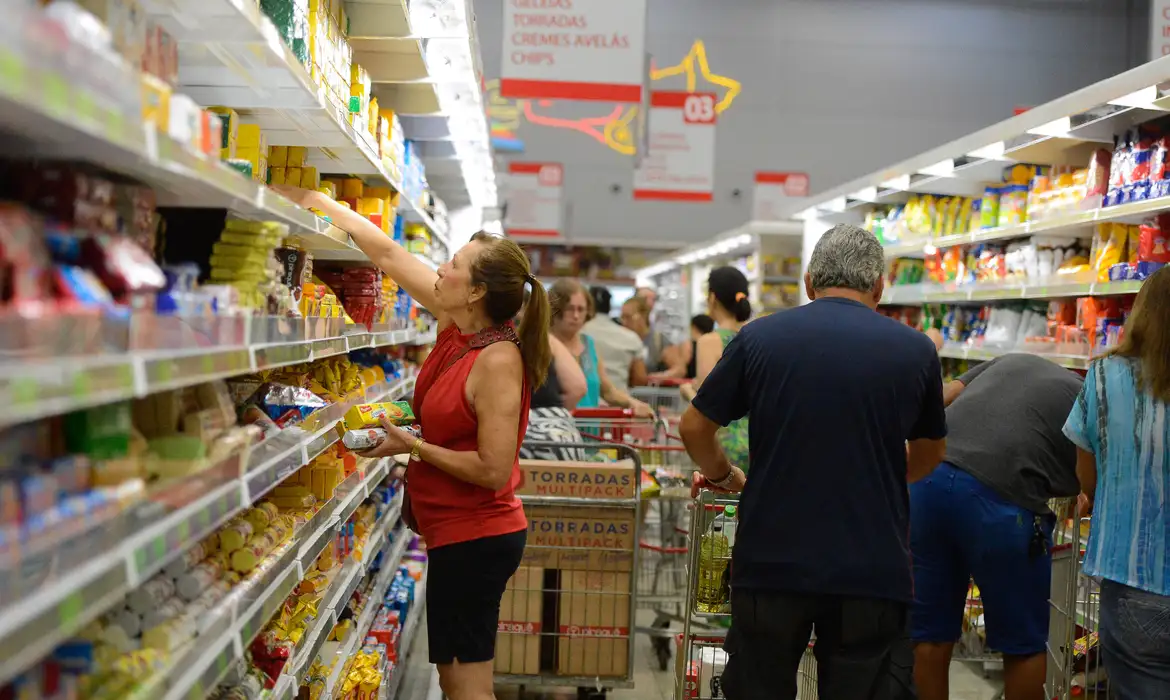 IPCA é pressionado por preços de alimentos e remédios