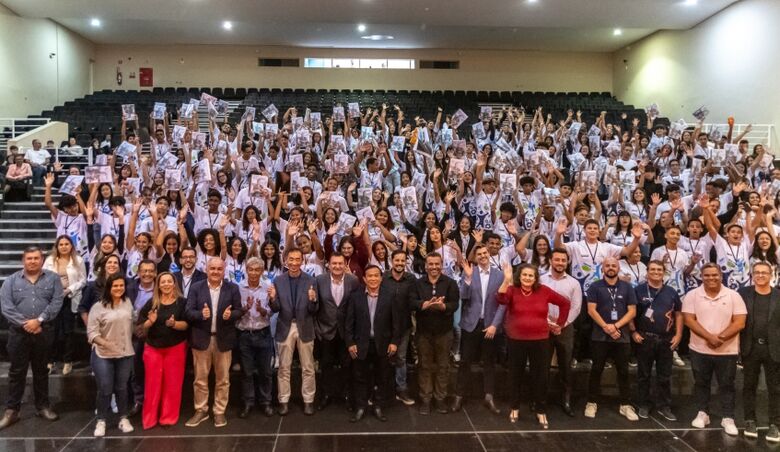 Mogi promove aula magna de alunos da Escola de Líderes no Cemforpe