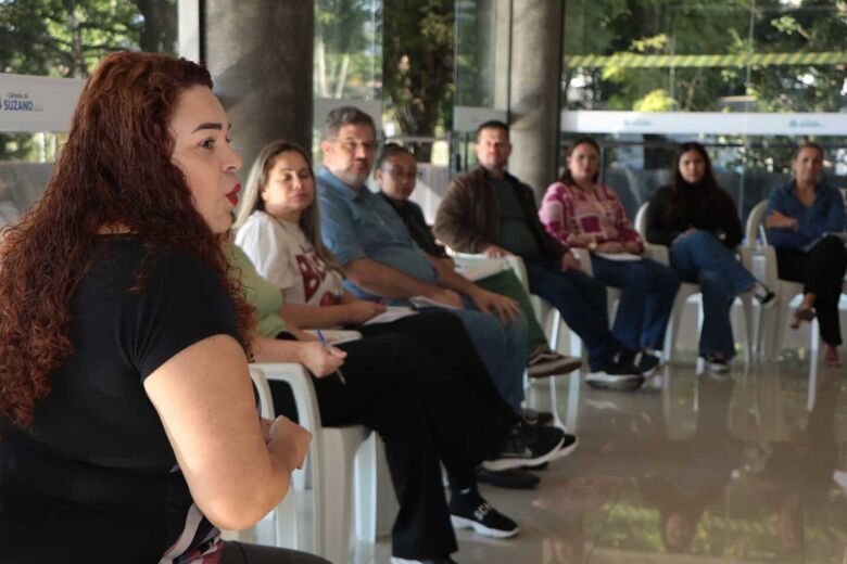 Curso de Libras tem início com capacitação para servidores e população