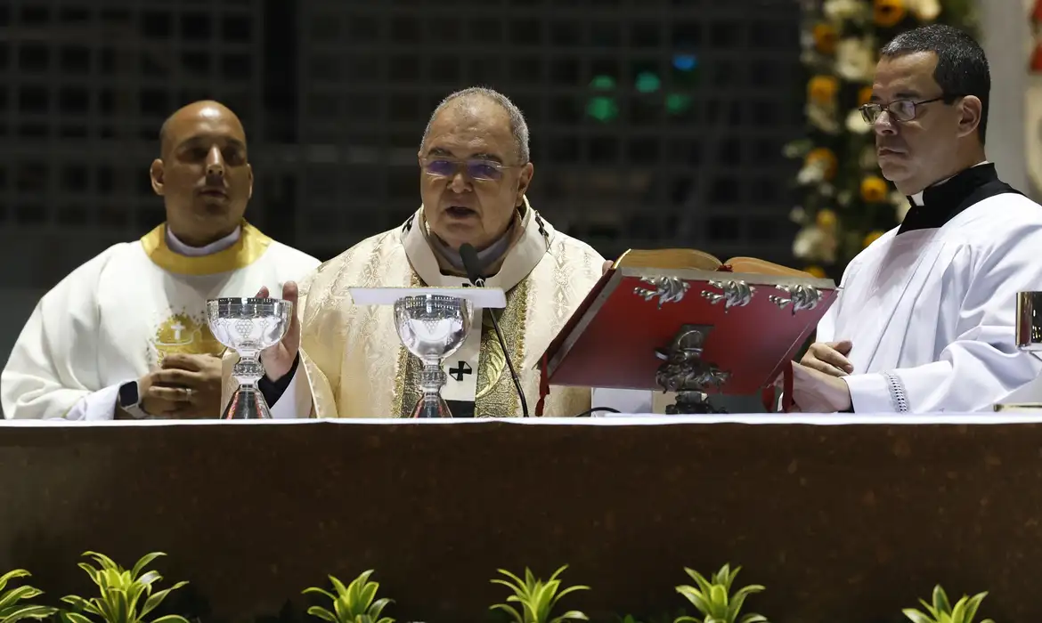 Os 133 cardeais votantes se reúnem às 11h30 na Capela Sistina 