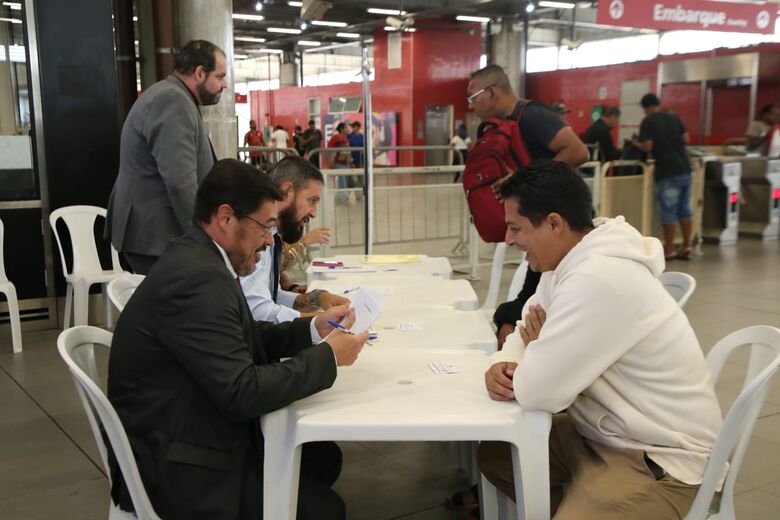Mutirão de orientação jurídica é realizado na estação de Suzano da CPTM nesta sexta-feira