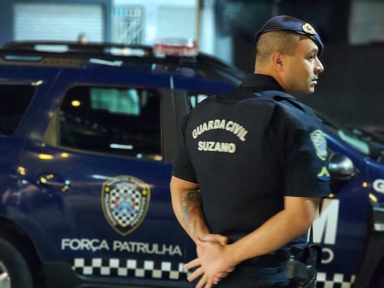 'Cidade e Ordem' fecha bar irregular, interdita comércio por 40 dias e recupera moto roubada