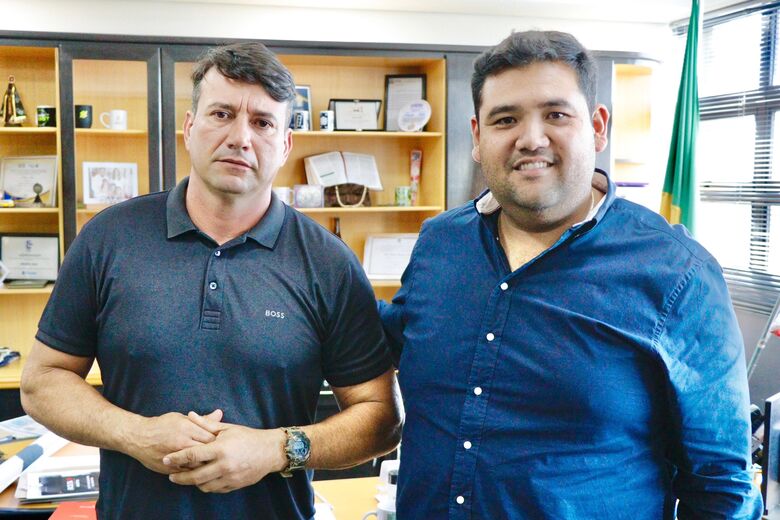 Adilson Horse e prefeito Pedro Ishi tratam da instalação de novo Conselho Tutelar em Palmeiras