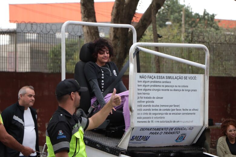 Transporte reforça segurança no trânsito por meio de simulador de impacto