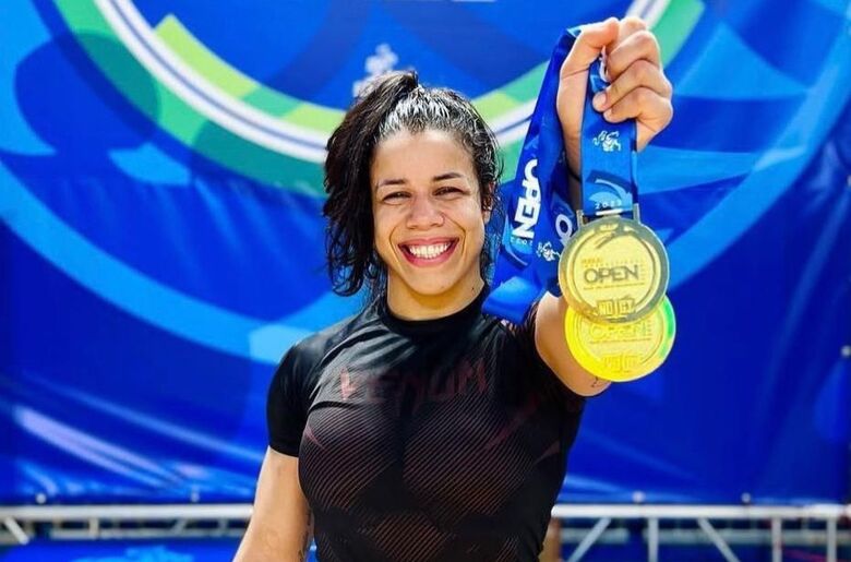 Jaqueline fica no Brasil até o fim de maio