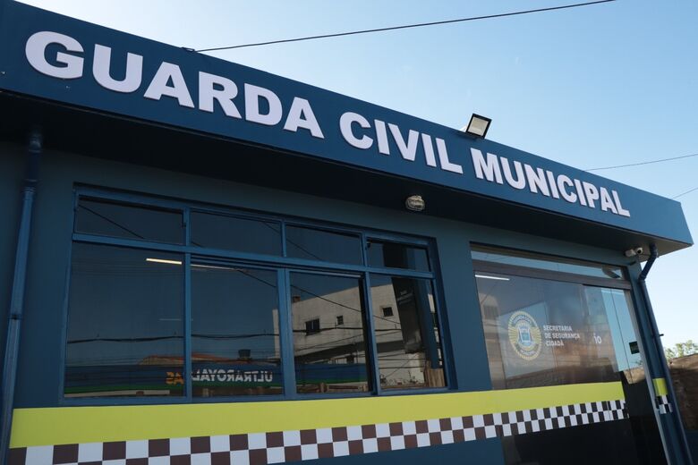 A rápida intervenção foi possível porque o carro que transportava a mulher parou em frente à Base Operacional GCM