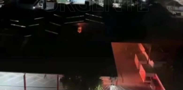 Incêndio foi controlado pelos bombeiros 