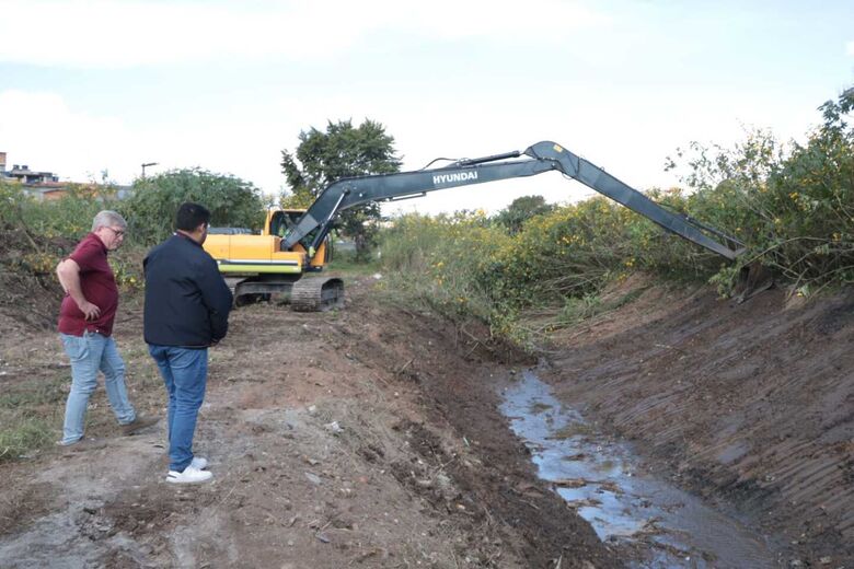 Zeladoria é intensificada com ações de limpeza, capinação e manutenção viária