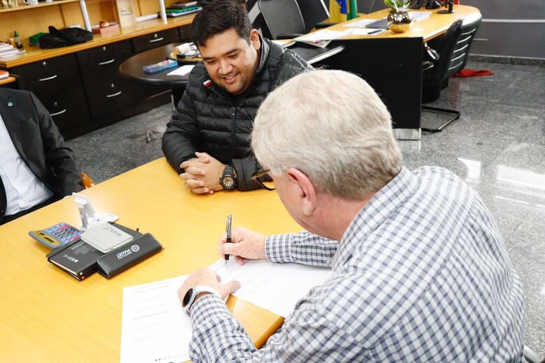 Placas solares de energia serão instaladas em unidades de saúde