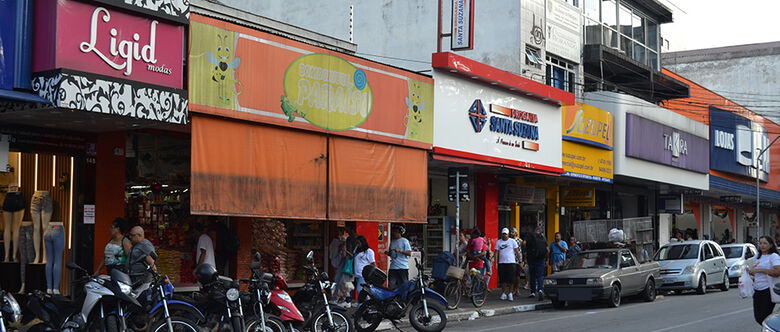 Lei busca padronizar lojas do Centro e combater pichações 