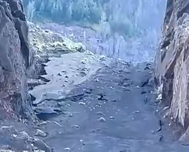 Brasileira cai durante trilha a vulcão e aguarda resgate na Indonésia