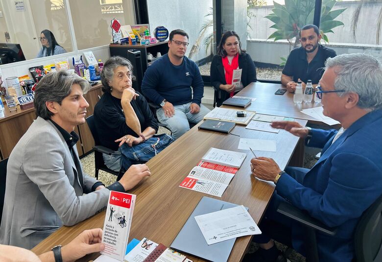 Criação de programa de emprego para pessoas com deficiência avança