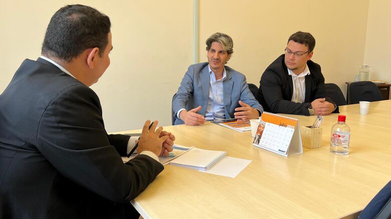 Suzano abre diálogo com governo estadual para fortalecer políticas públicas voltadas à juventude