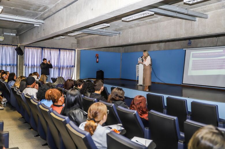 Ferraz realiza capacitação com servidores da Saúde