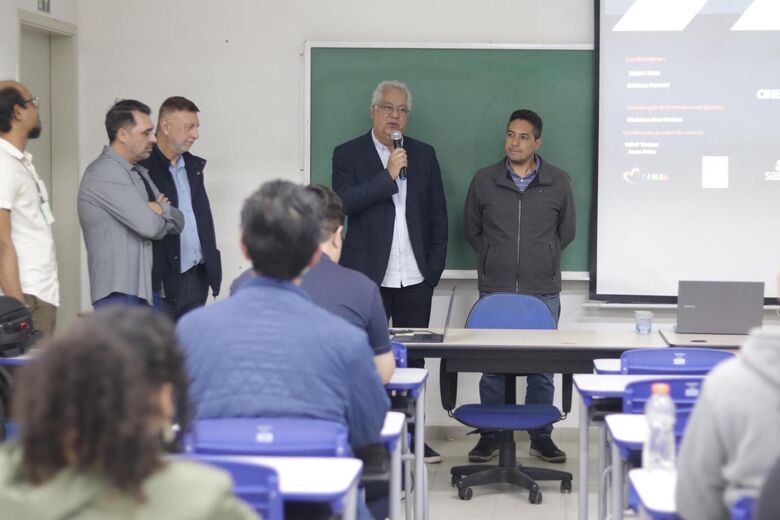 Suzano inicia curso gratuito de cinema com alunos do IFSP e da Aamae