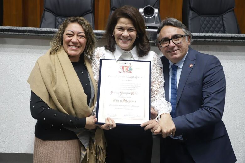 Câmara de Mogi entrega título de 'Cidadã Mogiana' a Priscila Yamagami