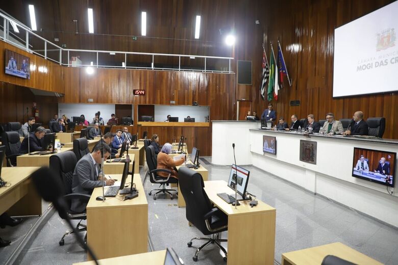 Câmara de Mogi aprova reenquadramento salarial de servidores