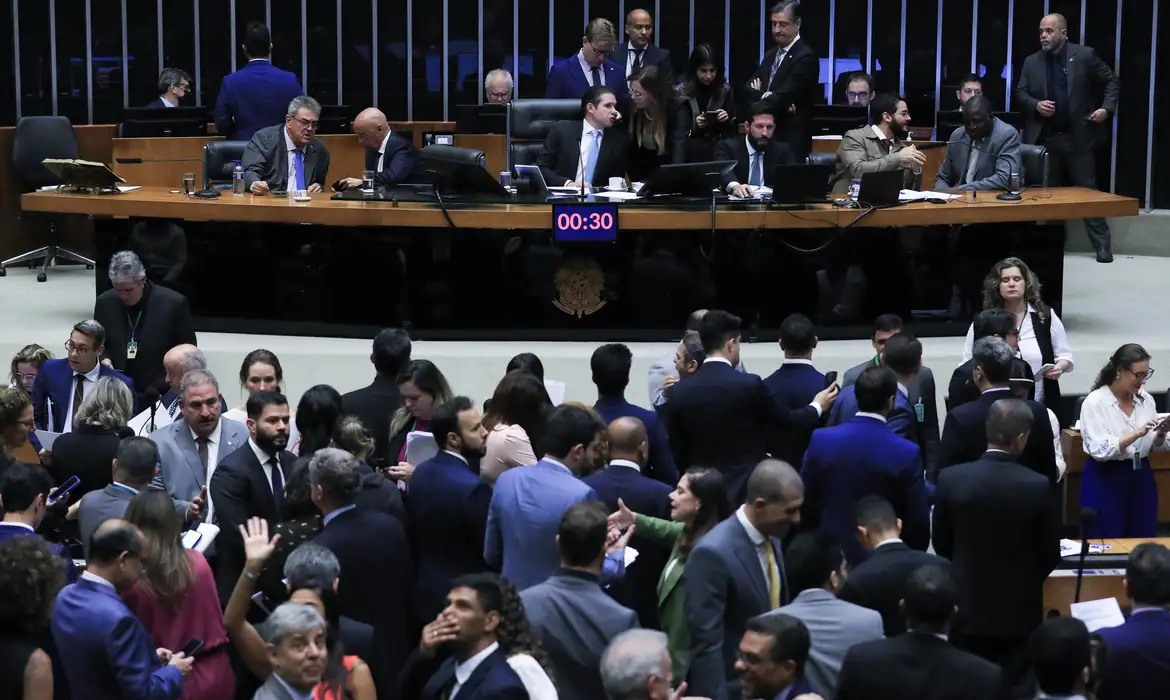 Texto não passará por comissões e irá direto para plenário