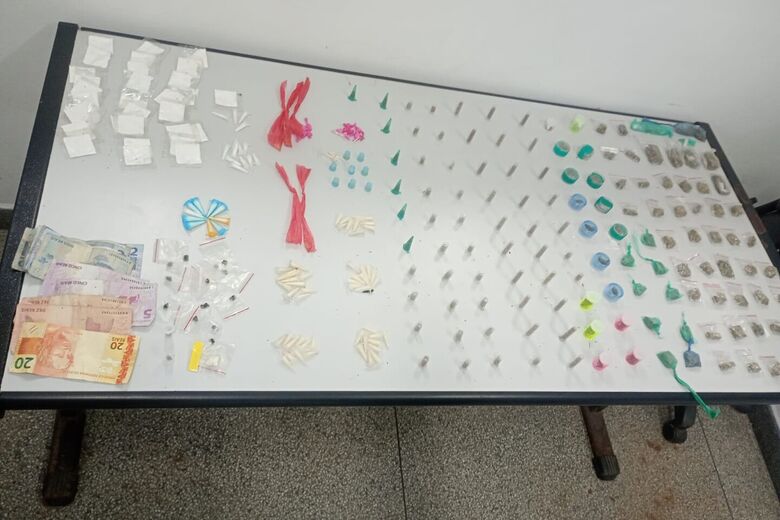 647 porções de entorpecentes foram localizados 