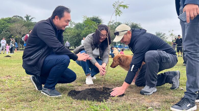 Projeto 'Árvore FamiliAR' reúne 140 participantes em novo plantio em Suzano