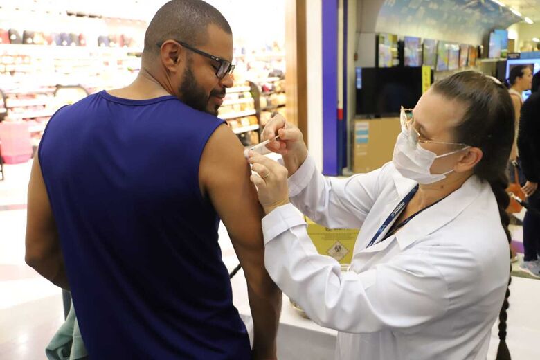 Saúde vacina contra a gripe neste domingo no Dona Benta