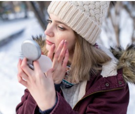 Daniela Brasil, dermatologista da Hapvida, alerta sobre cuidados com a pele 