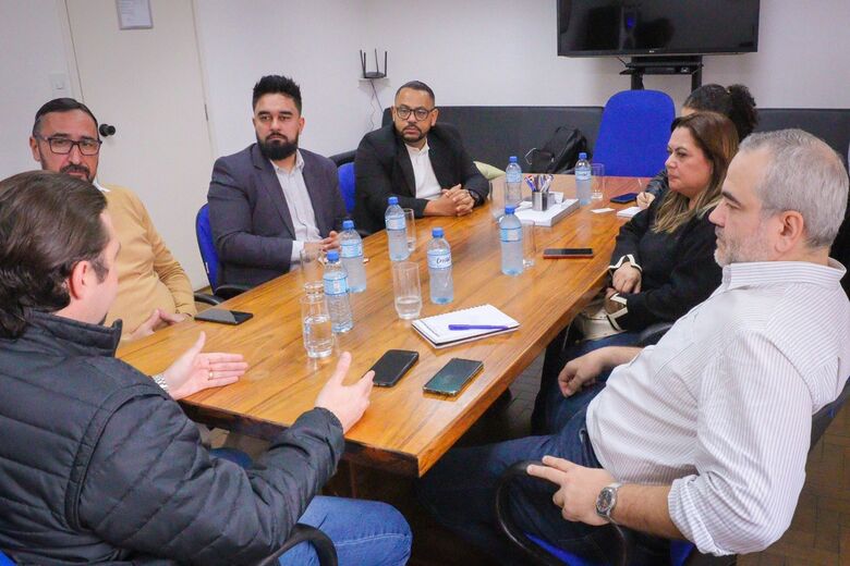 Ferraz e Estado fecham acordo para regularização fundiária no Cambiri