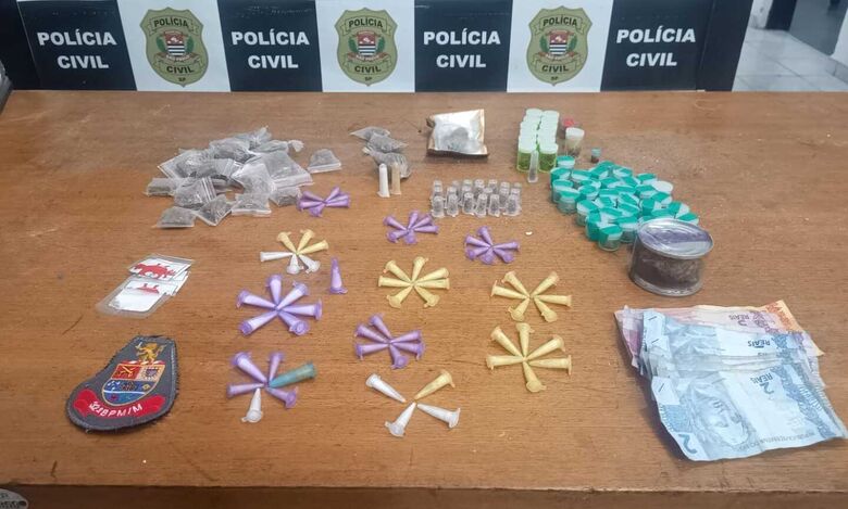 Entorpecentes encontrados foram apreendidos