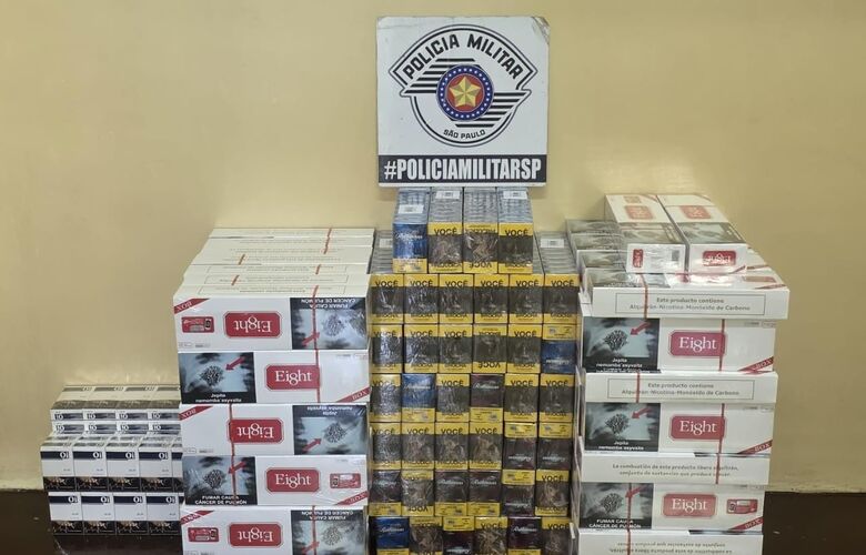 Foram identificados mais de 1.350 maços de cigarro de diversas marcas