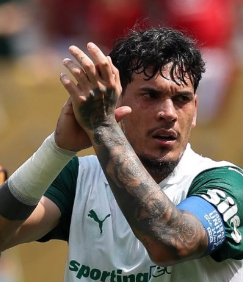 Atacante argentino Flaco López sela vitória por 2 a 0 em Nova Jersey