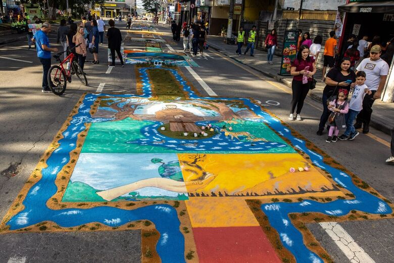Encontro de tapetes de Corpus Christi reúne população na região