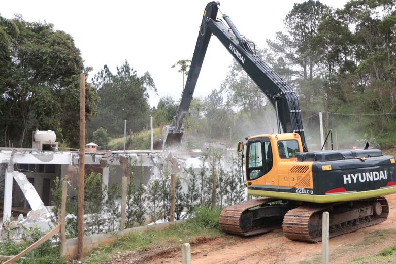 Fiscalização interrompe crimes ambientais na Rodovia Índio-Tibiriçá