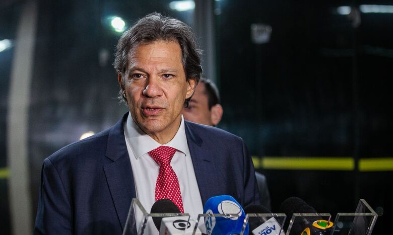 Ministro participa hoje de reunião com ministros de Finanças do Brics