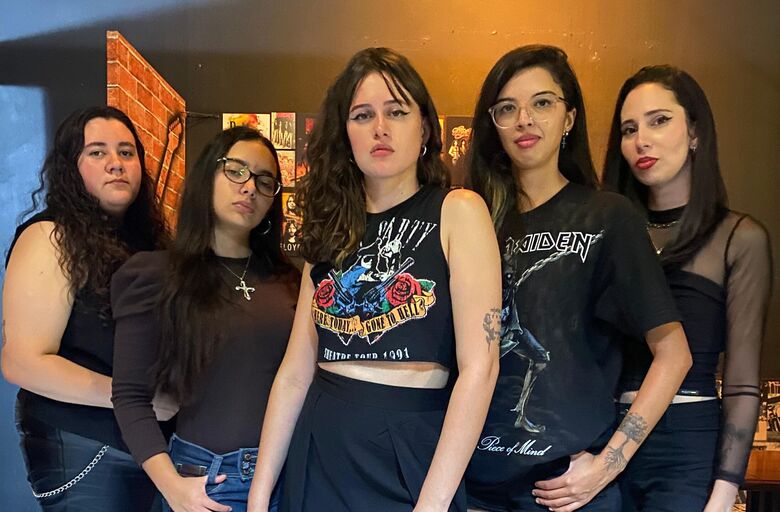 Banda de rock formada apenas por mulheres se apresenta no Rock na Praça, em Poá