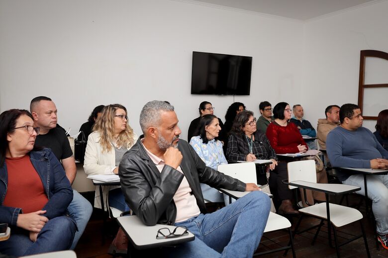 Ferraz realiza formação sobre descentralização do Cadastro Único
