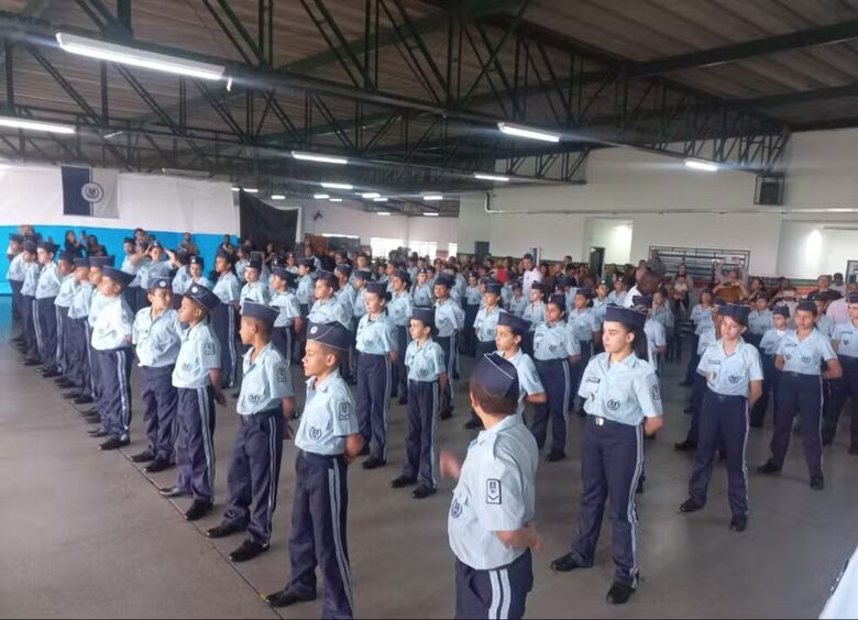 Três cidades da região criam escolas cívico-militares com 3 mil alunos