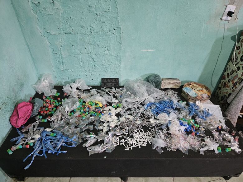 Entorpecentes foram apreendidos 